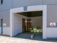 エントランス: