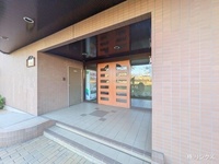 エントランス: