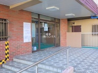 エントランス: