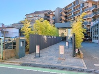 エントランス: