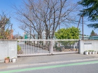 周辺環境:新座市立第三中学校