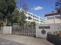 周辺環境:川越市立初雁中学校