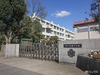 周辺環境:川越市立初雁中学校