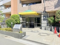 エントランス: