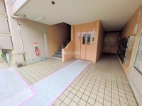 エントランス: