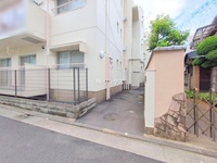 エントランス: