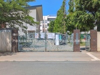 周辺環境:戸田市立新曽中学校