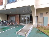 エントランス: