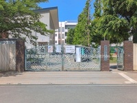周辺環境:戸田市立新曽中学校