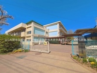 周辺環境:ふじみ野市立鶴ヶ丘小学校